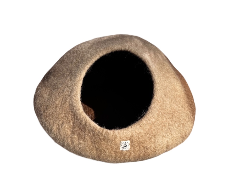 Cave à chat marron